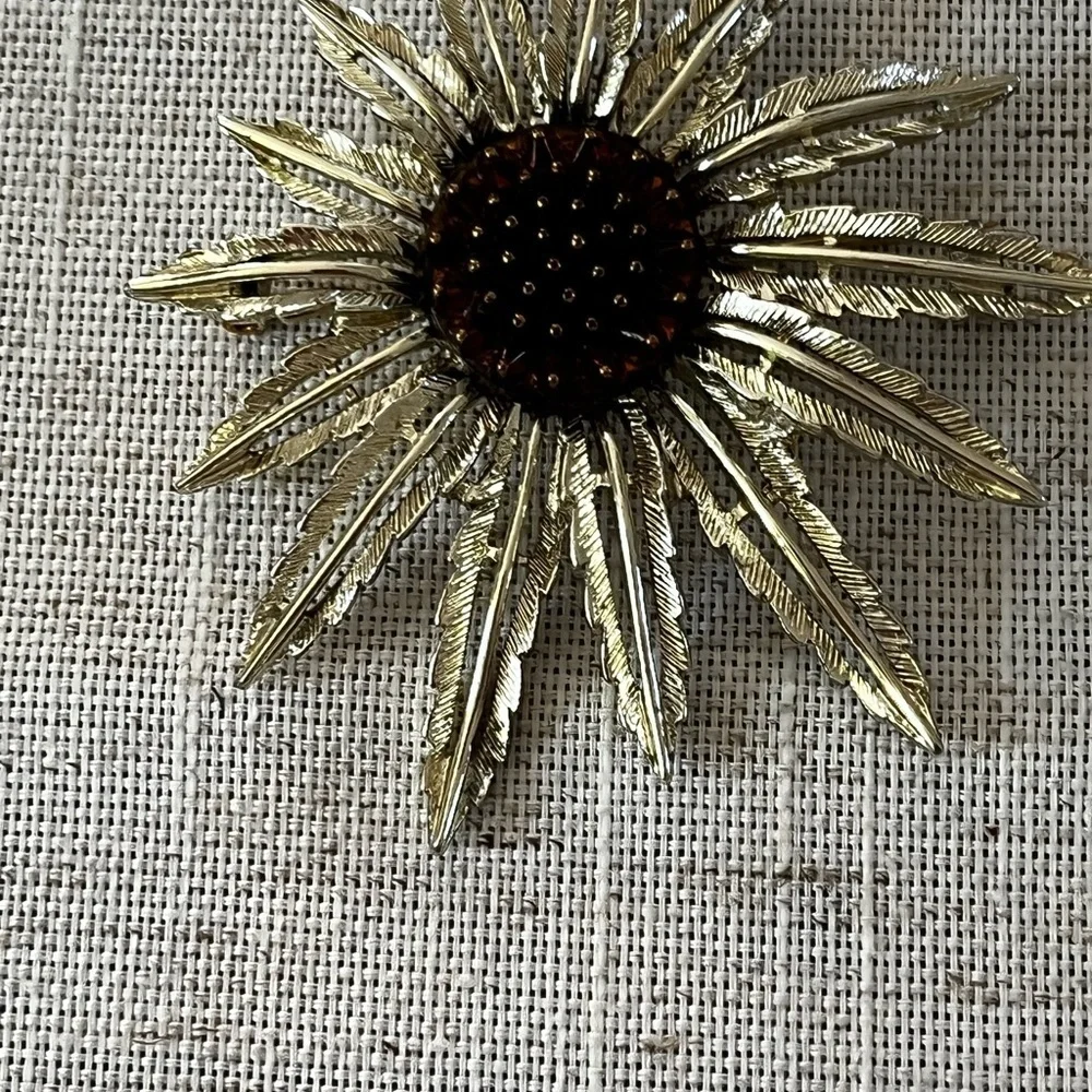 Gold and Brown Sunburst  SARAH COVENTRY Vintage Large Flower Sunflower Brooch